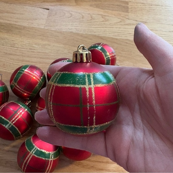 Vintage Diagonal Plaid Glass Christmas Ball Ornament Bundle Lot Scotch Scottish - Picture 4 of 7